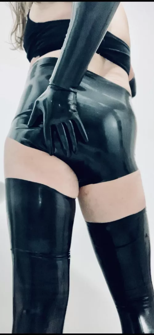 Latex makes me feel so sexy…