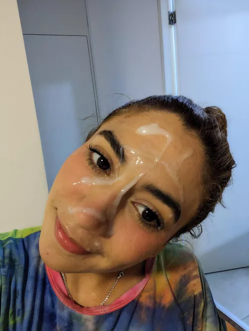 Latina Cummed