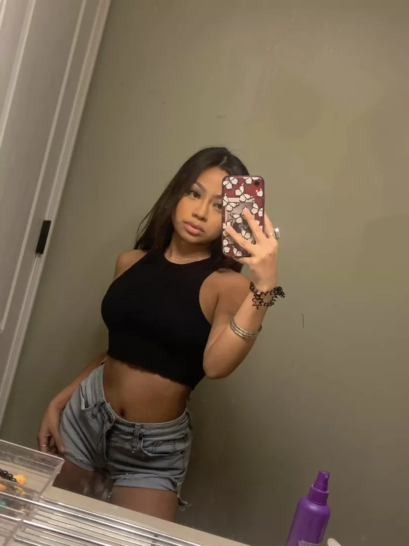 Latina Vietnamese 70 pounds heheh