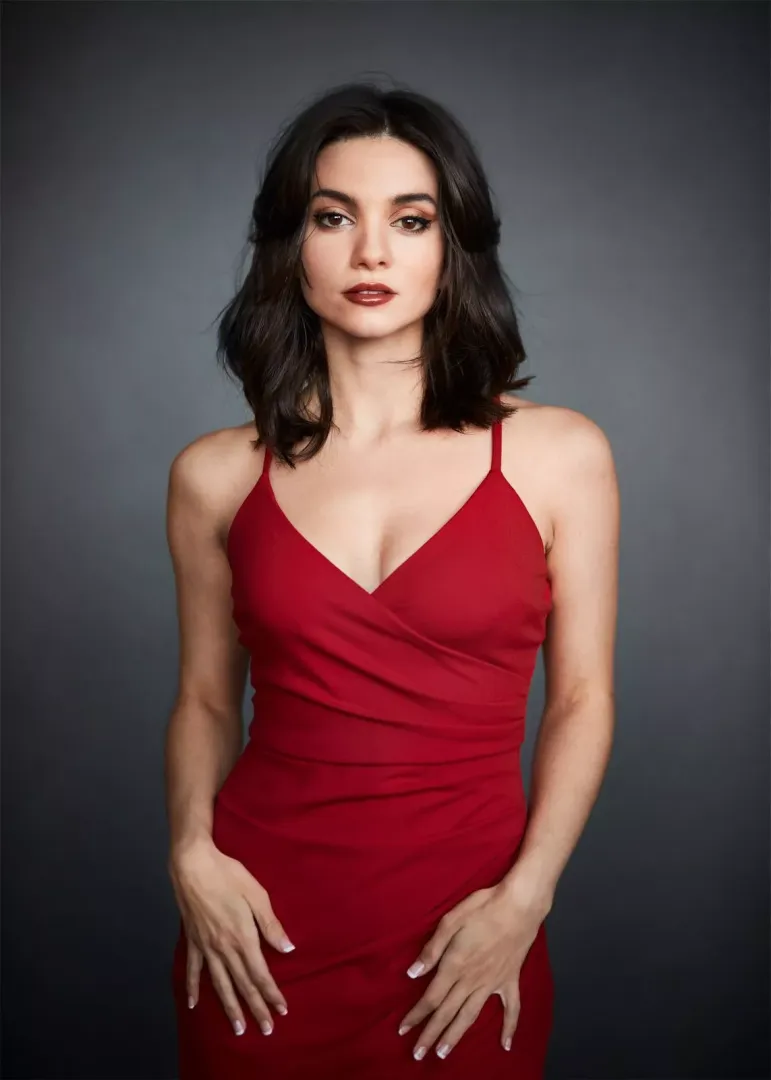 Lauren LaVera