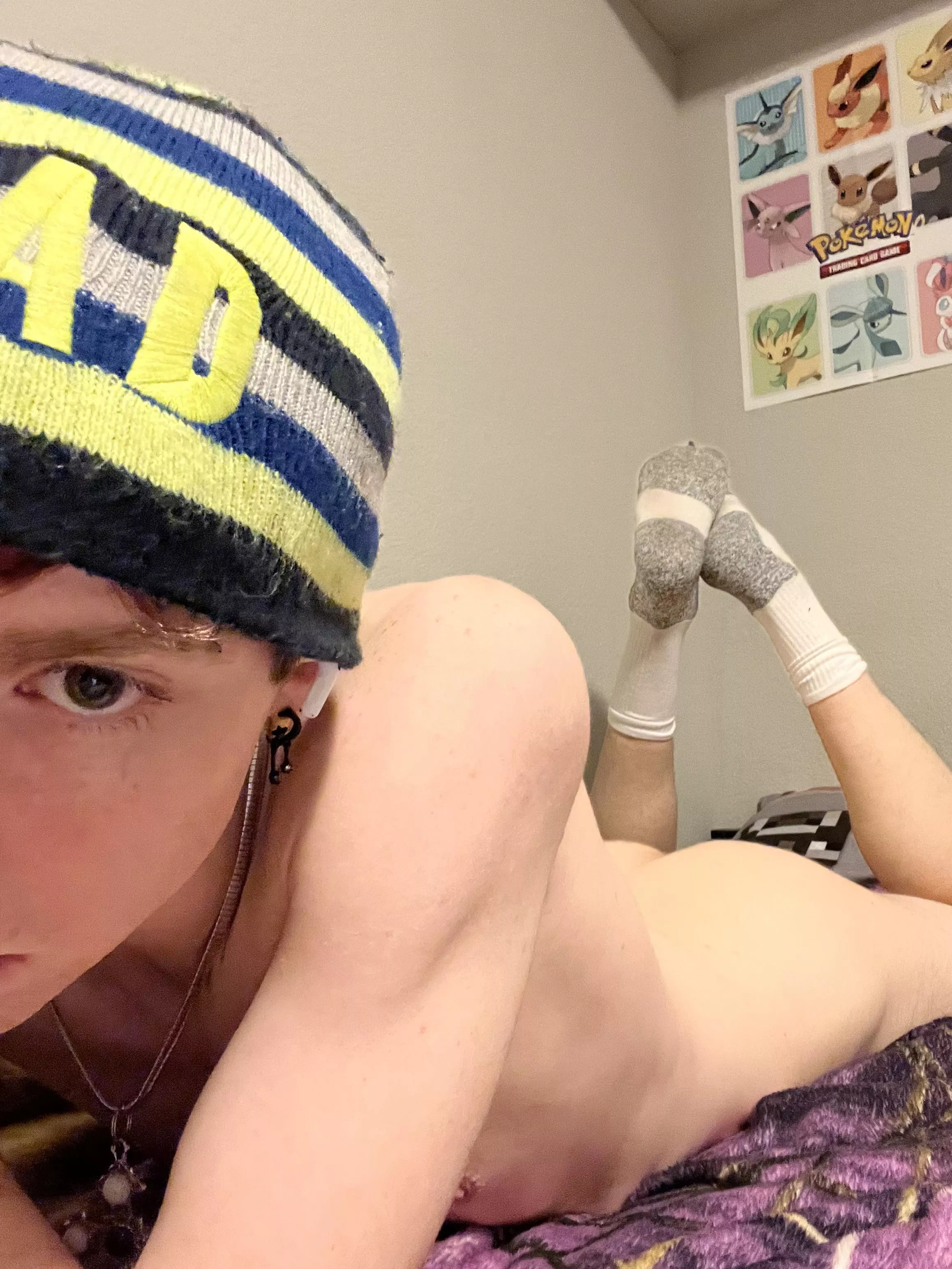 Lay with me 😘