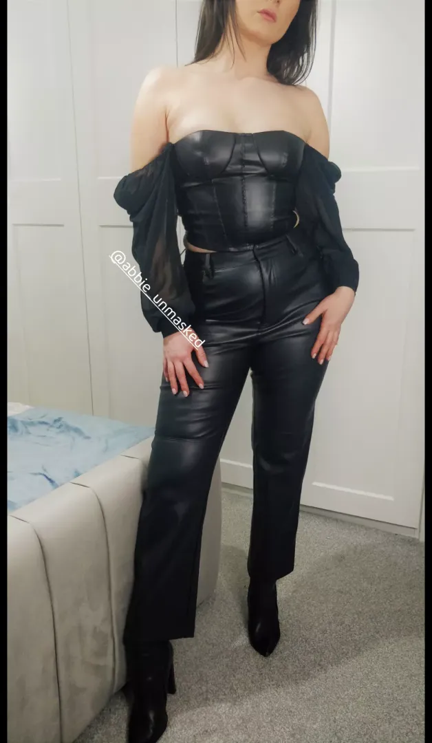 Leather shine 🖤