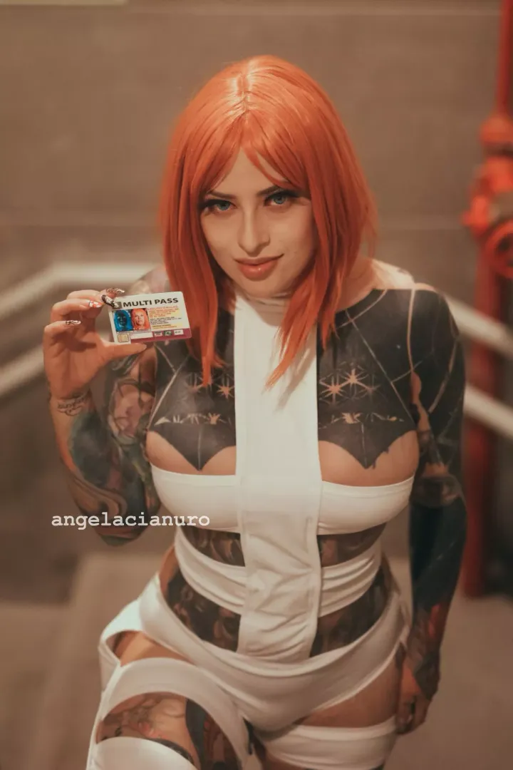 Leeloo Dallas [Fifth Element] by Angelacianuro