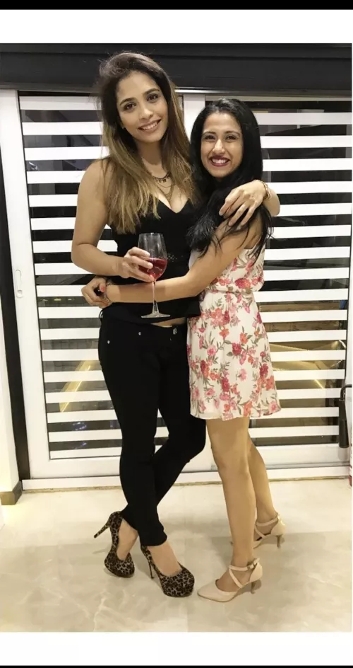 Left or Right? Which indian babe is your fav?