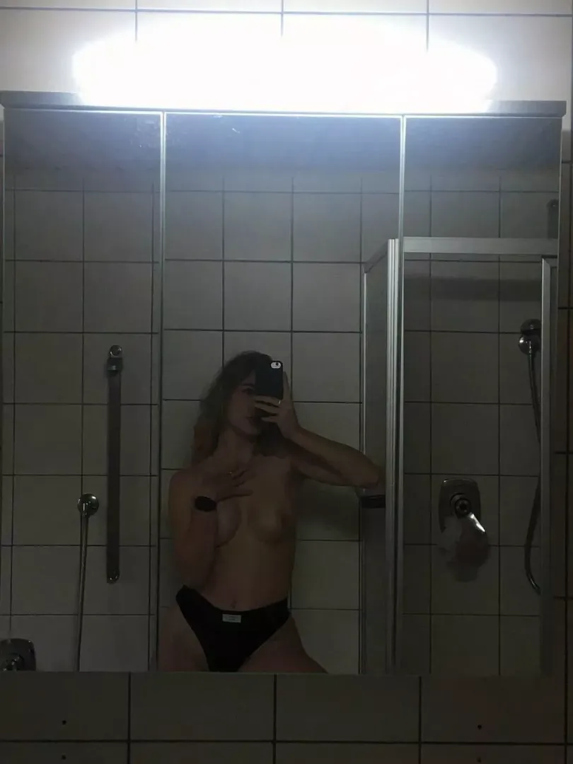 Legal, tight, and horny. Am I your type?
