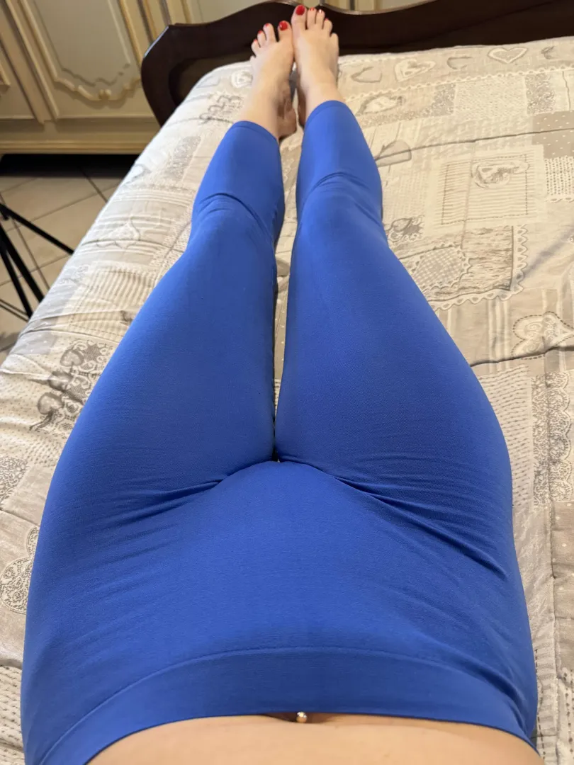 Legs in leggings