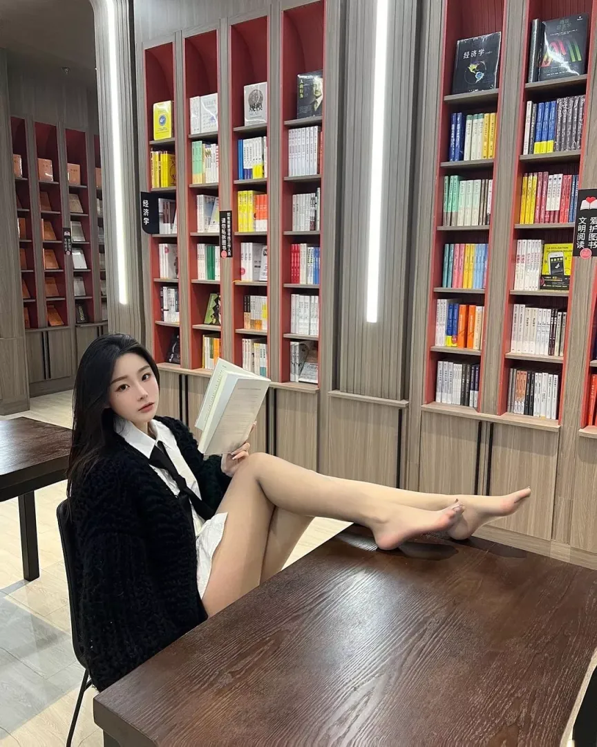 Legs out