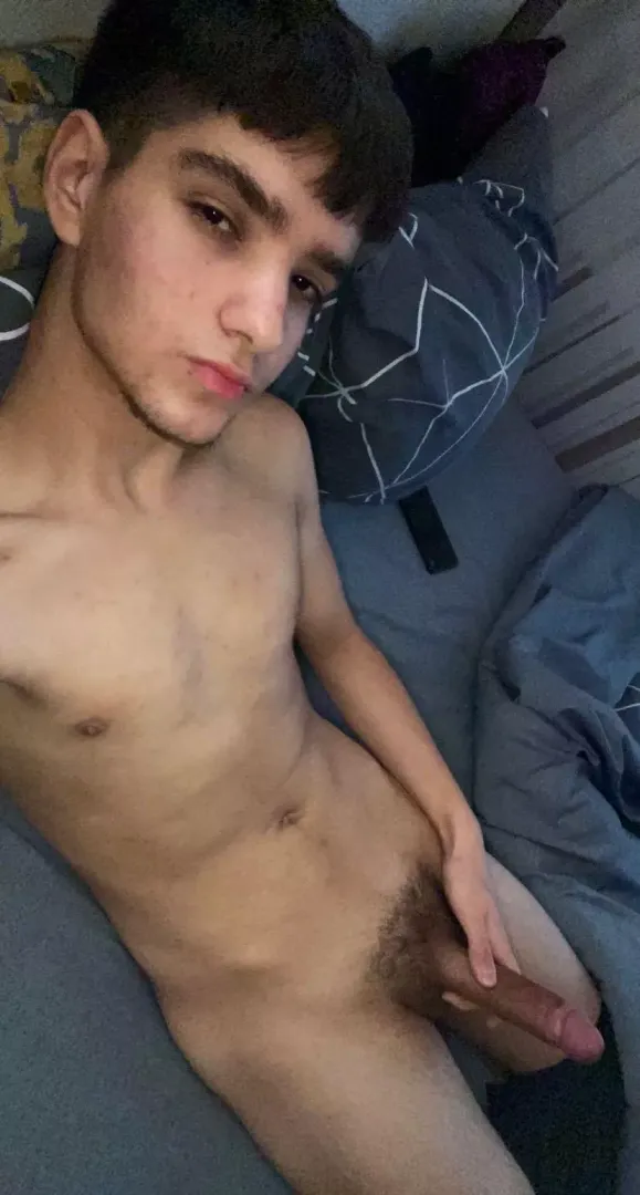 Lemme know your a freak in dm’s 😛