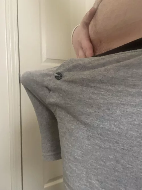 Lend me a hand this morning? 💋