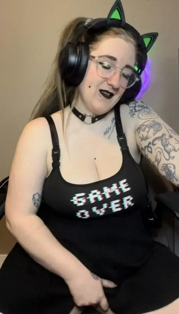 Let me be your discord kitten?