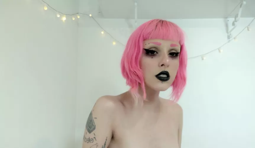 let me be your living dead doll <3