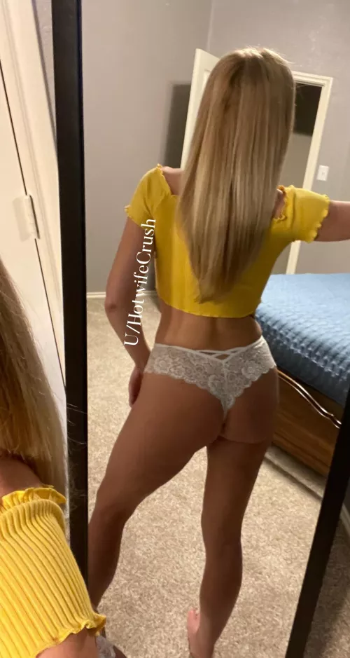 Let me bend over so you can be naughty (late 40’s)