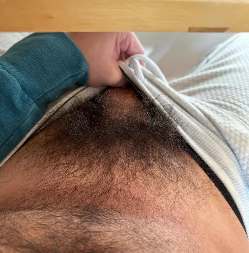 Let the guy I was making out with at a bar reach down my pants..he recoiled and made a stink face when he felt my bush…