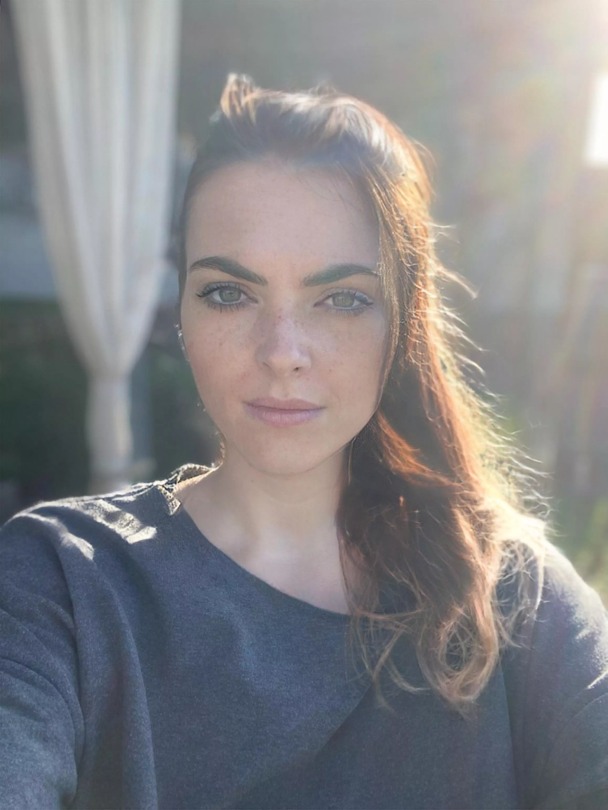 let the sun into our hearts💜