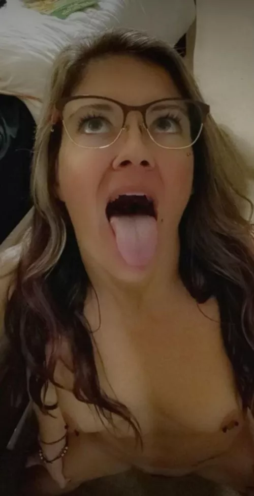 Let's end the weekend with a good feed, who's providing?