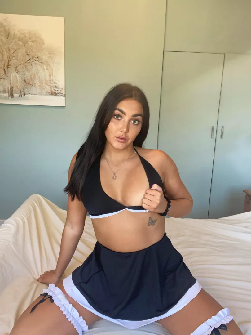 Let's get down to mess this bed up