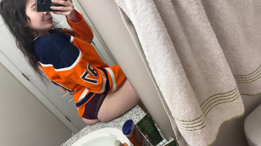 Lets go oilers 🤞whoever put four days in between games was cruel
