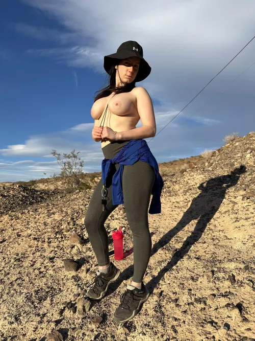 Let’s go on a hike 😏🥾