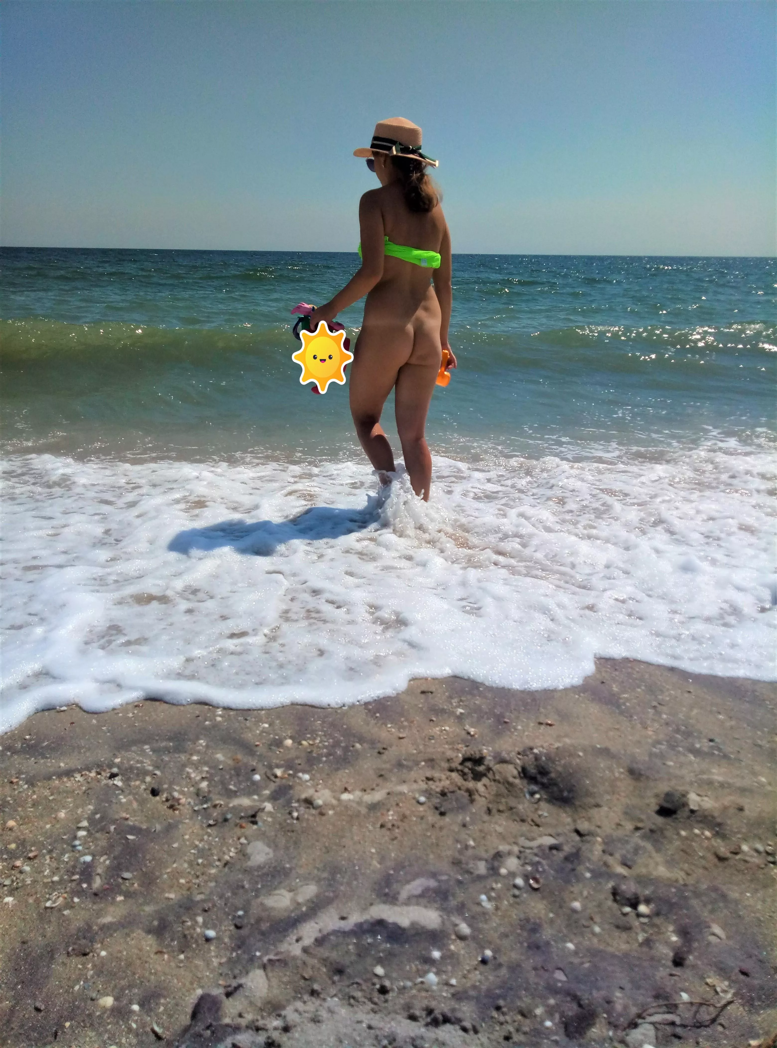 Let's go swimming?)
