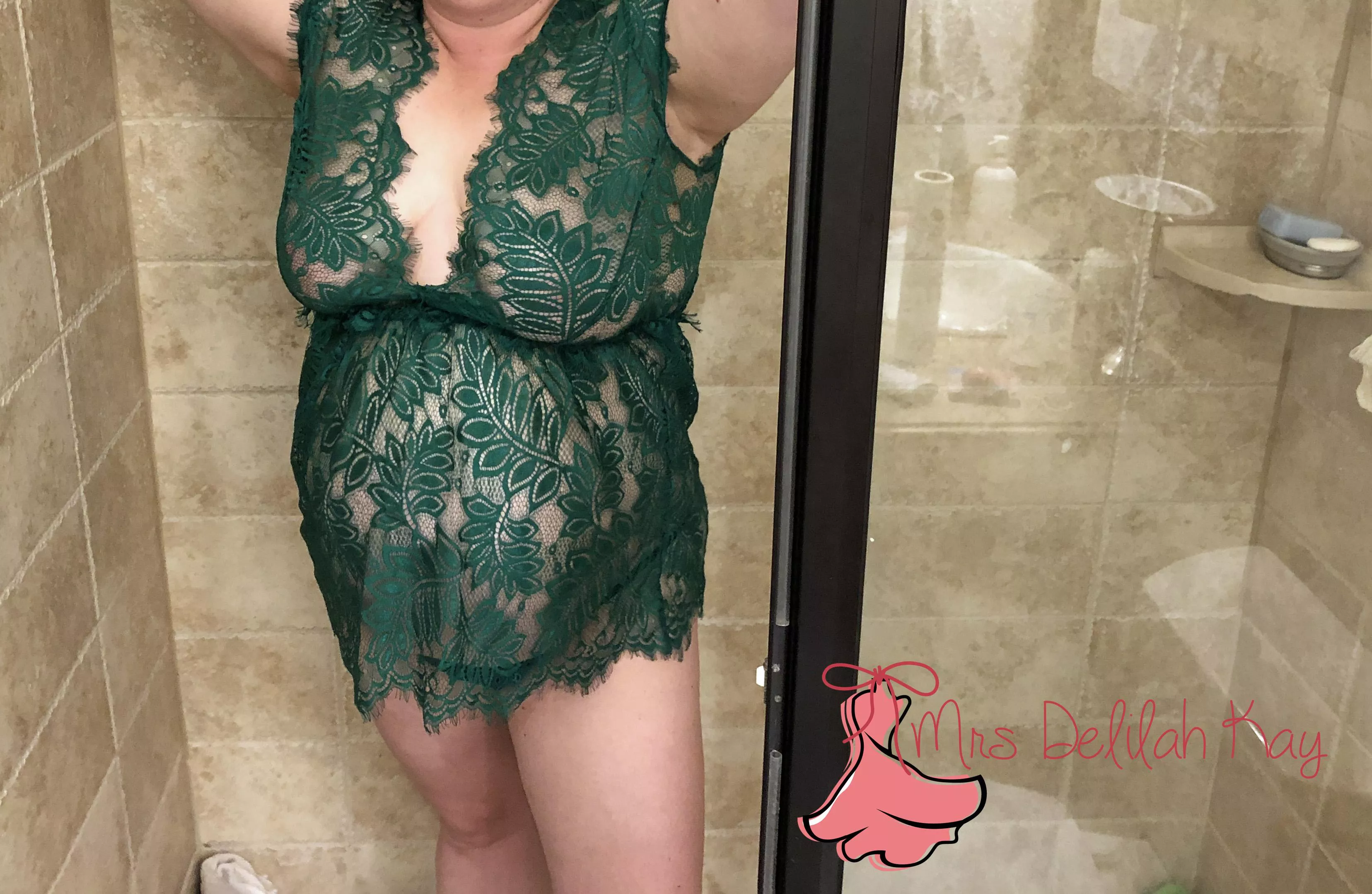 lets go with green lace today....