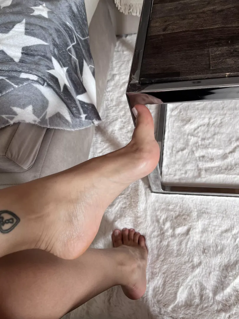 let’s have some fun with my toes!
