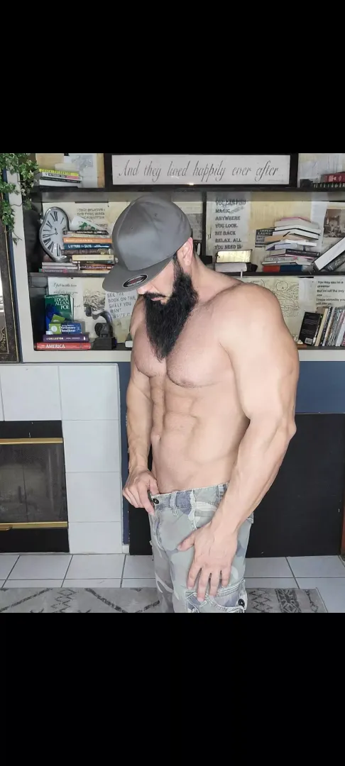 let's play 6'3 255 man meat!!
