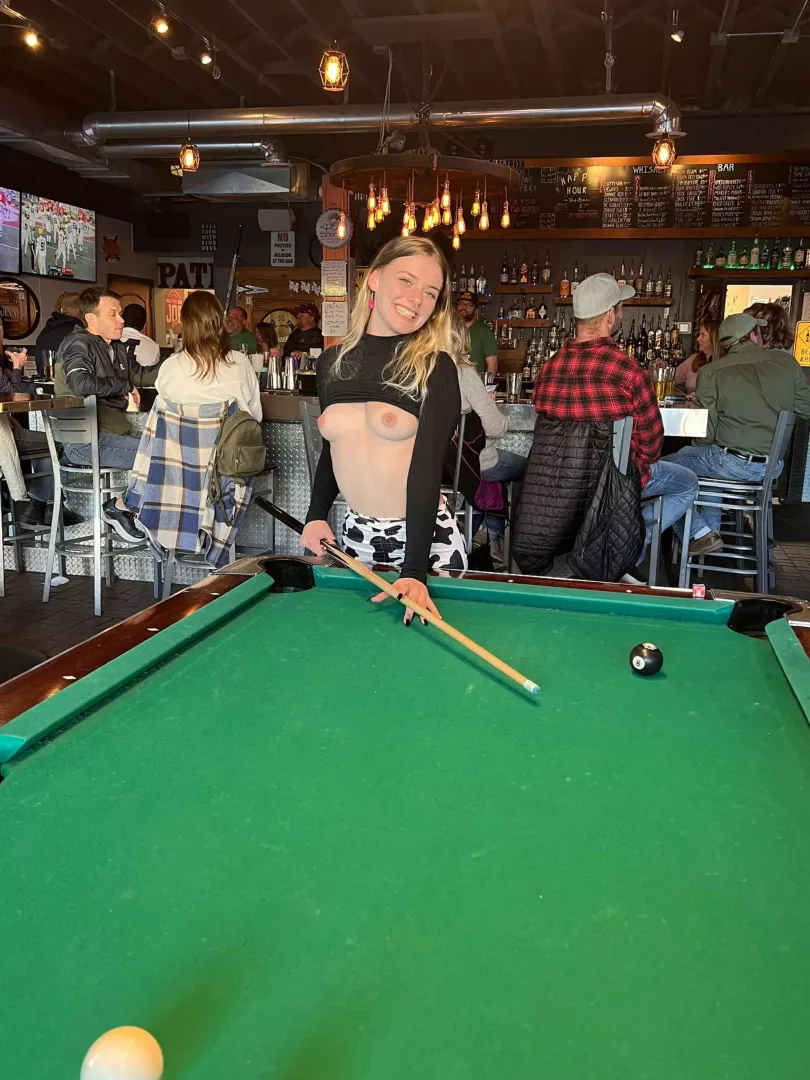 Let’s play a round of pool & loser gives head first 💦
