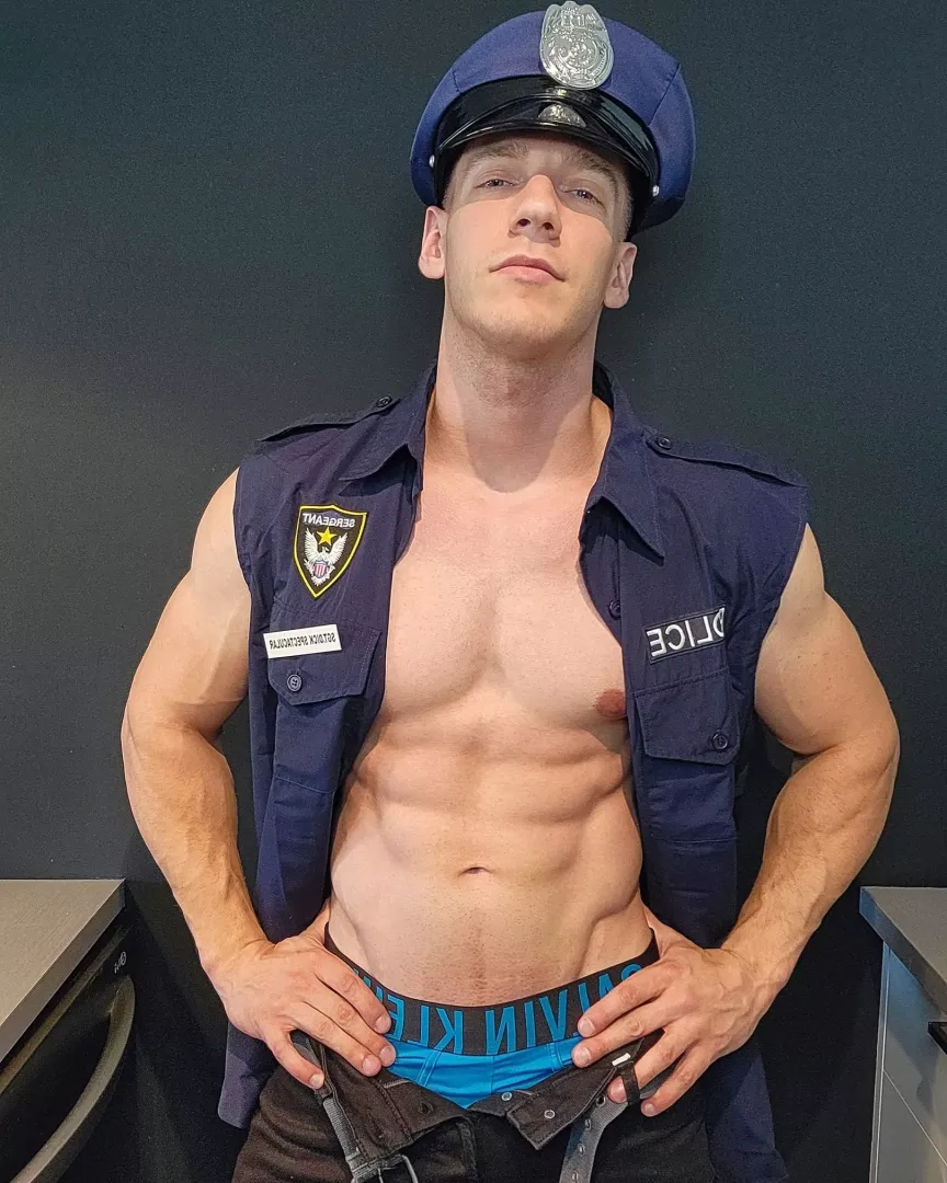 Lets play Cop & Robbers 😈🚨🔗