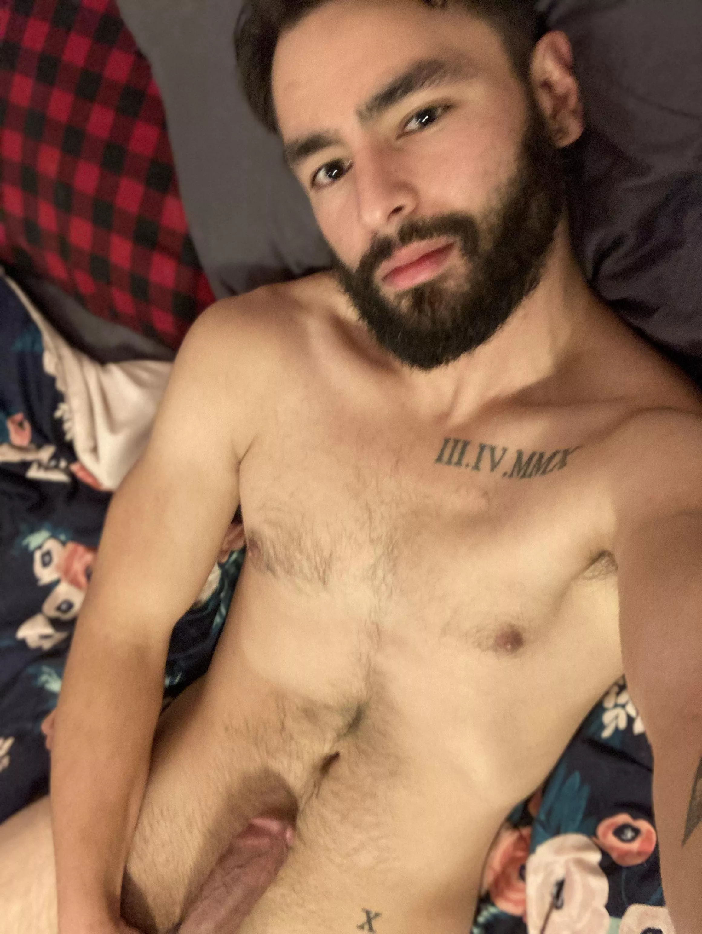 Let’s spend the holidays in bed