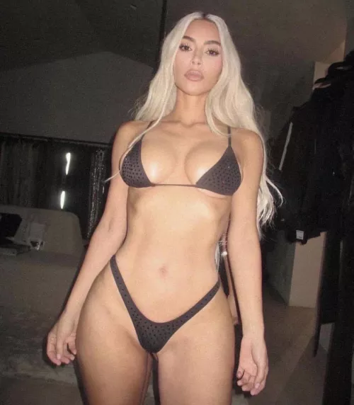 Let’s stroke and cum to her or her sisters