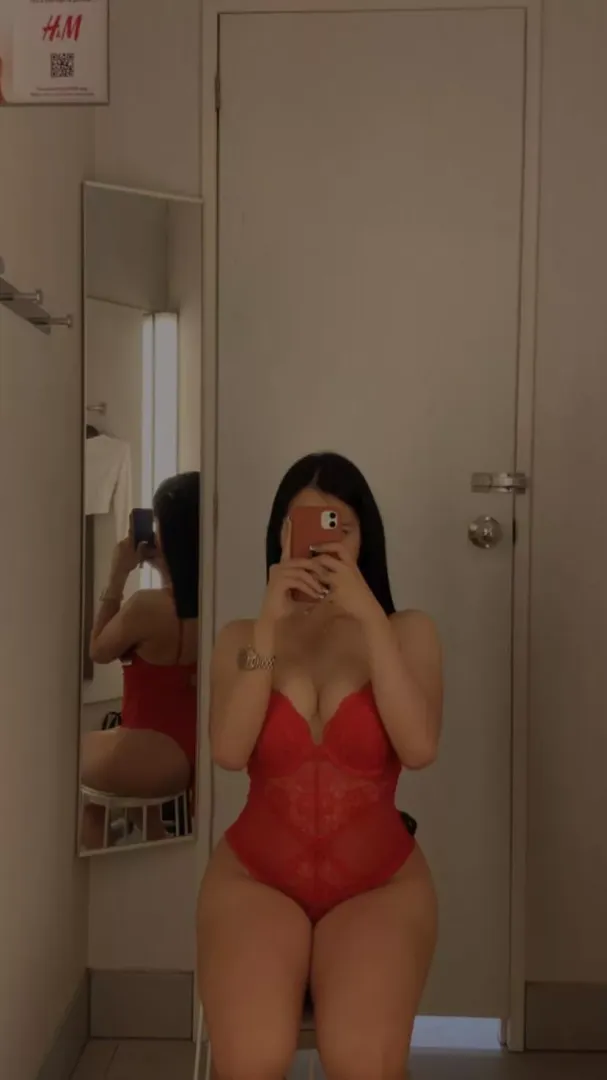 Lets try some here in fitting room? Camshow? Snapchat @padjrosello