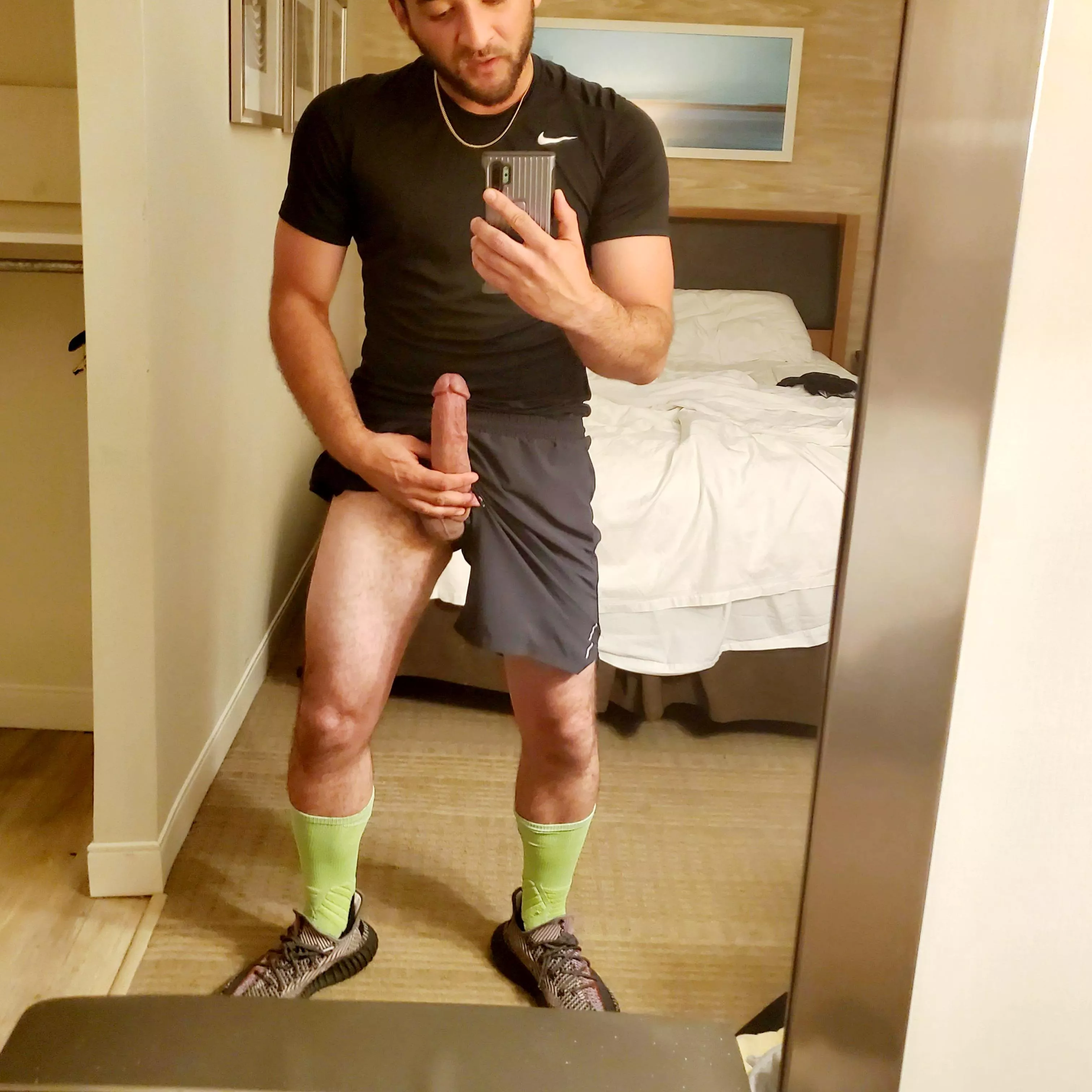 let's workout.dms open
