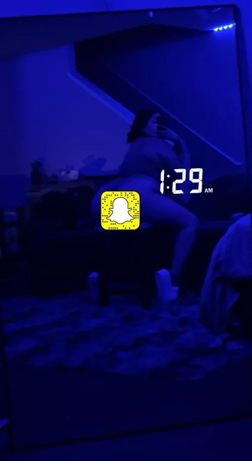 Like if I can send you 🍑 pics <3 [domme]