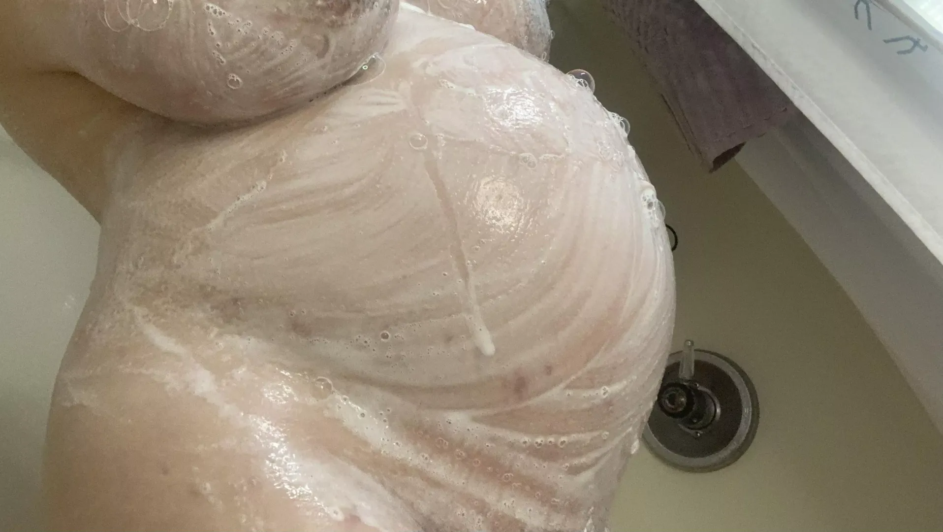 Like my big pregnant soapy belly?🧼