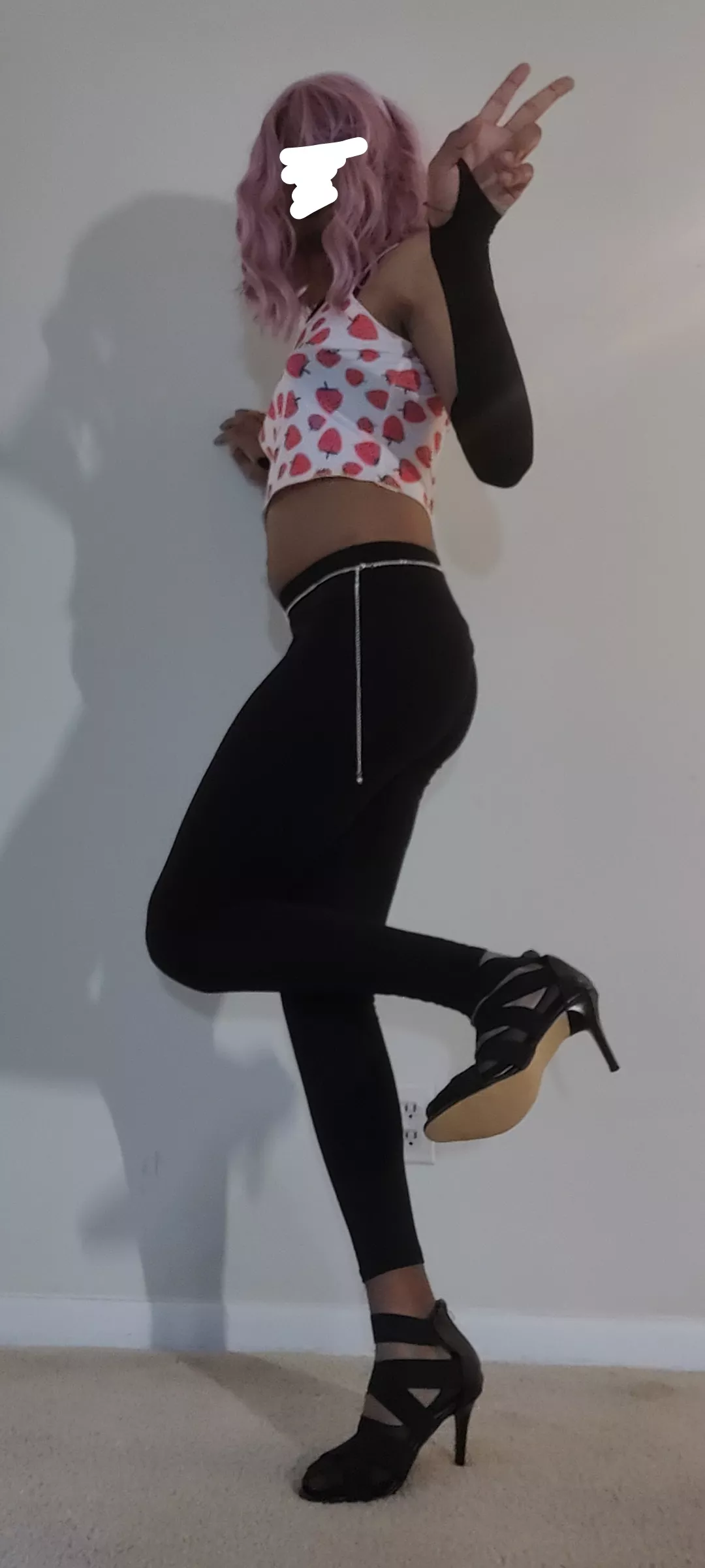 Like my little tummy ? I'm a little insecure about it 🥺