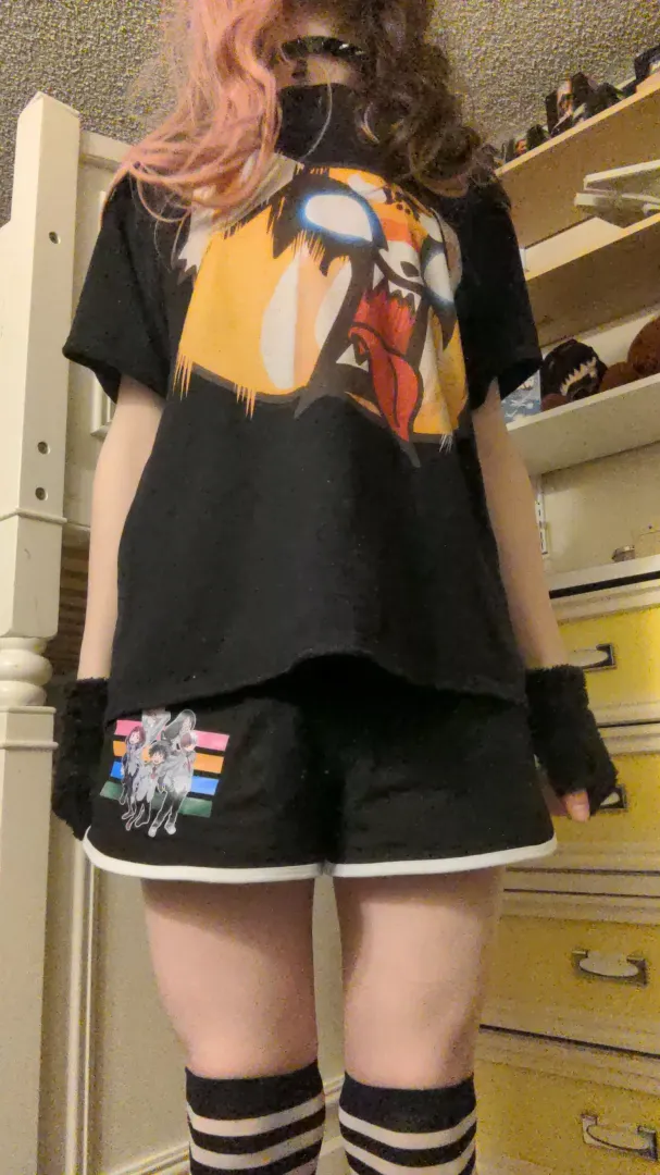 Like my oversized shirt🥰