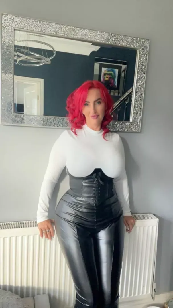 Like my shiny outift