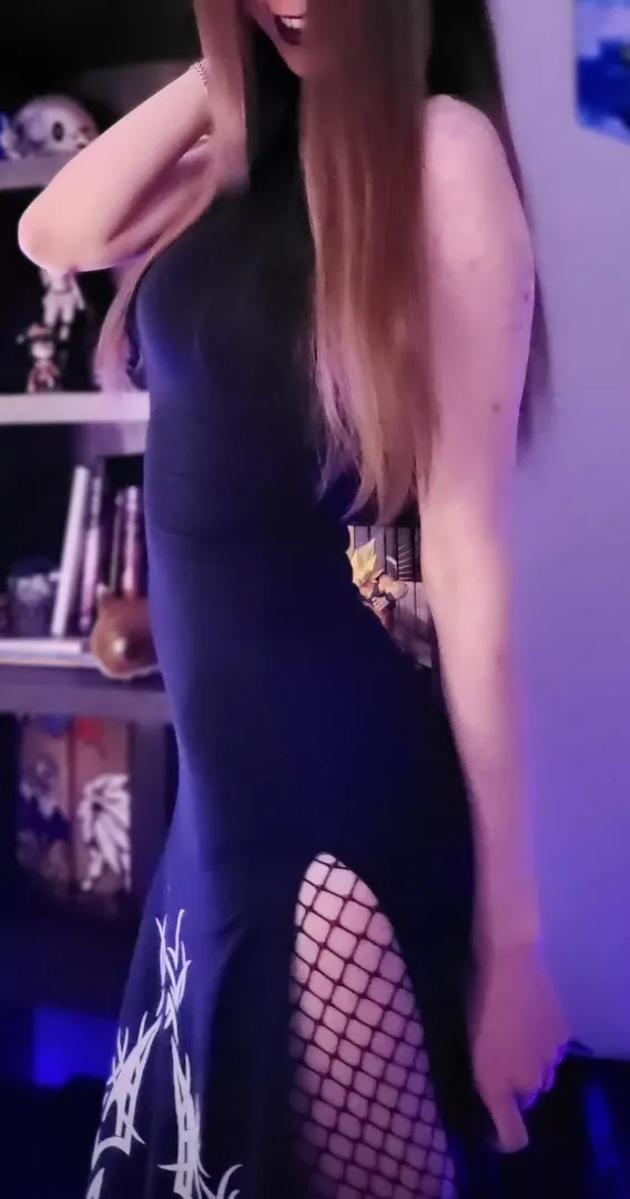 like the goth look?
