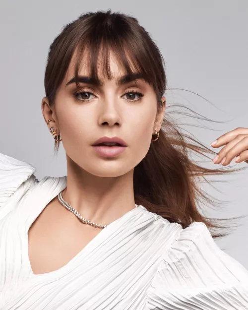 Lily Collins