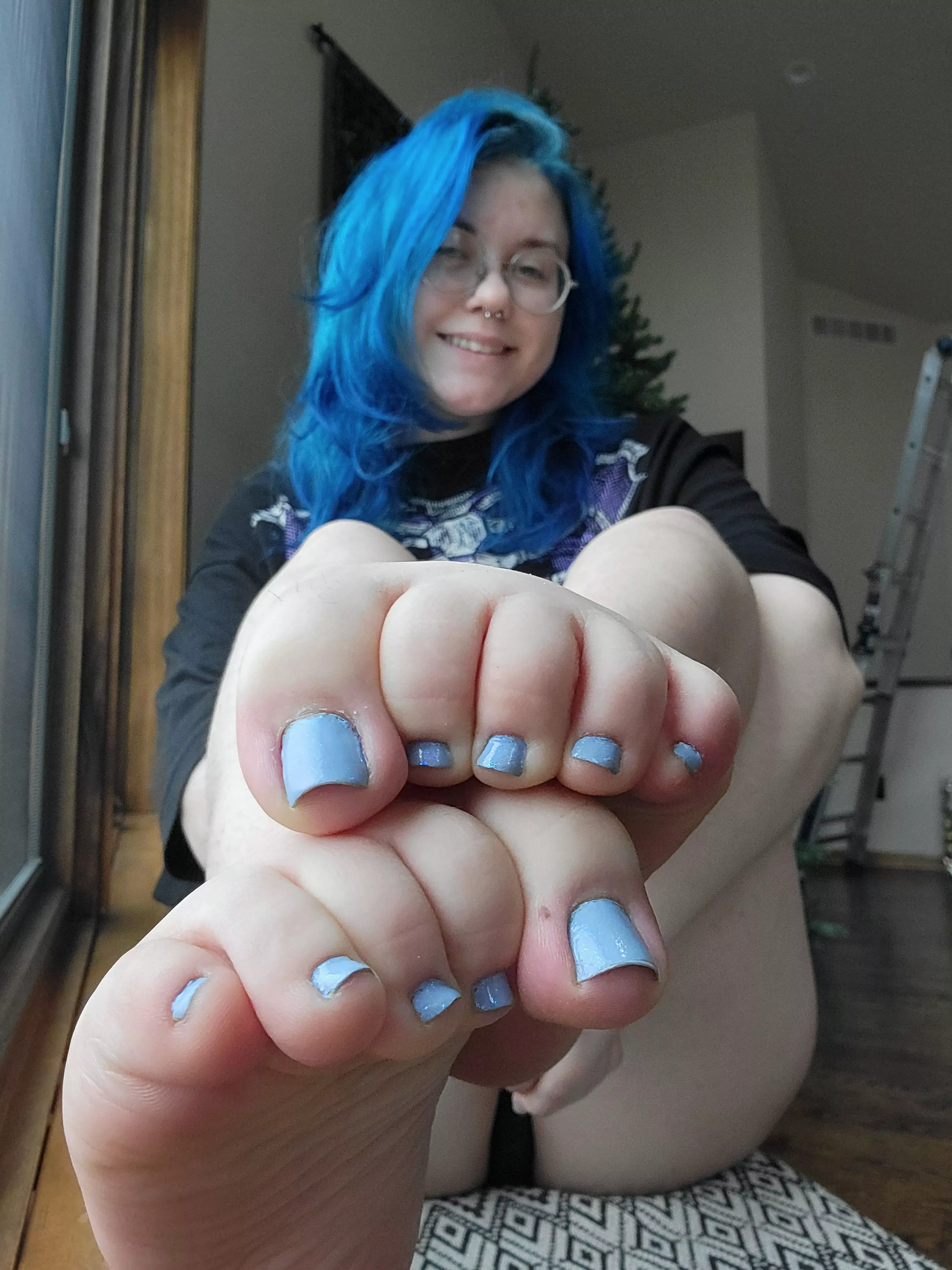 Little winter snow toes ❄️