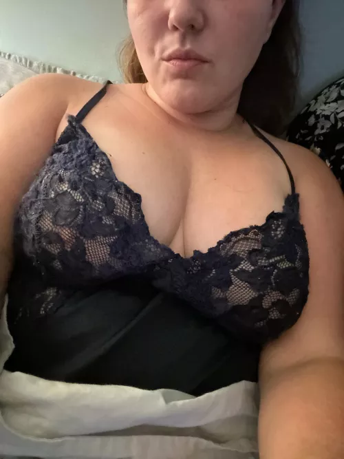 Lonely wife wanting to play 😉