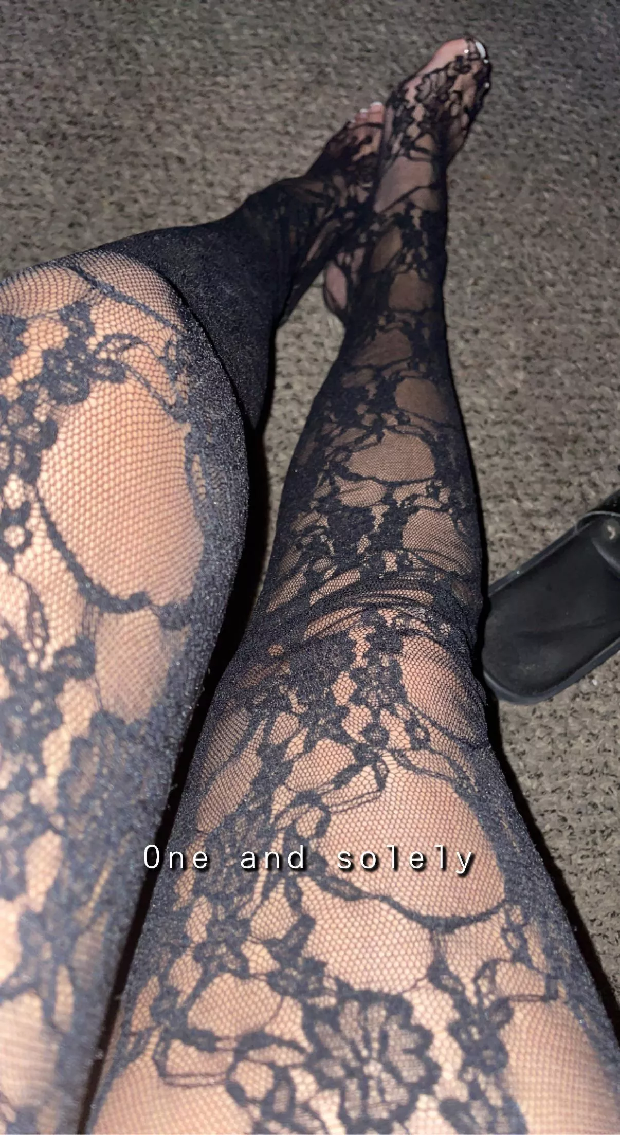 Long legs in black lace 😍