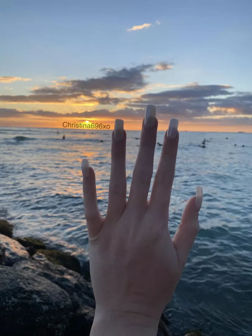 Long, natural nails 🥰