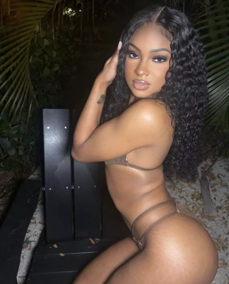 Look into these eyes as you nut.