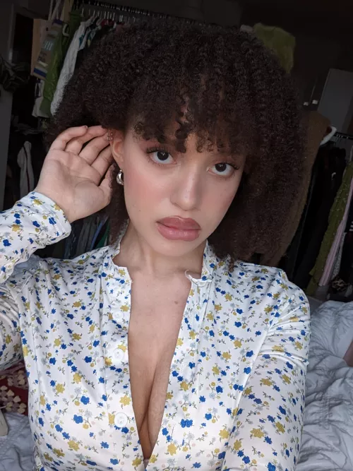 Looking at you like this before I...