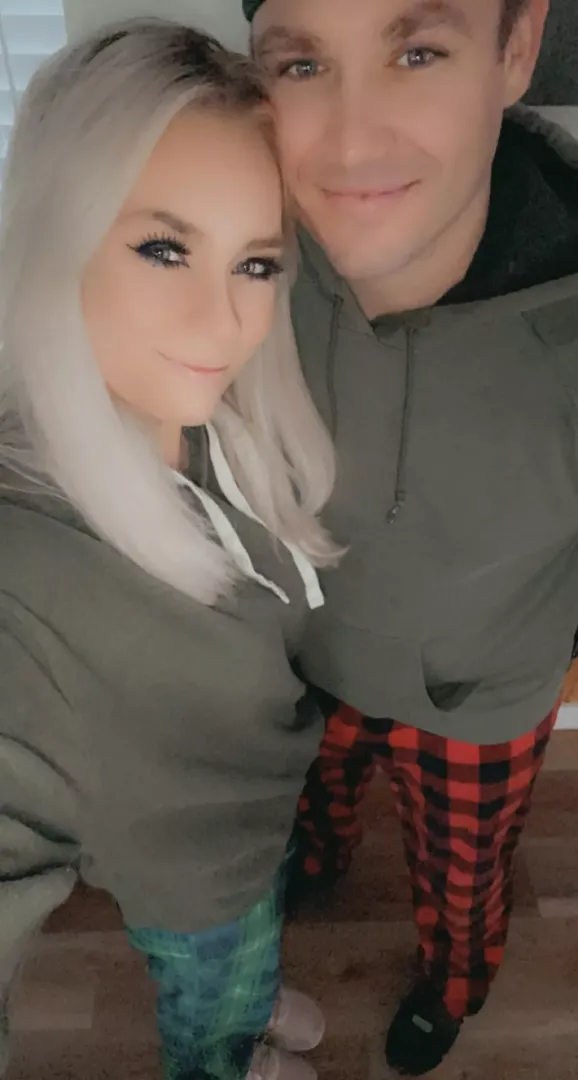 Looking for a girl to play with my hubby! DM me and I can give you his info😽