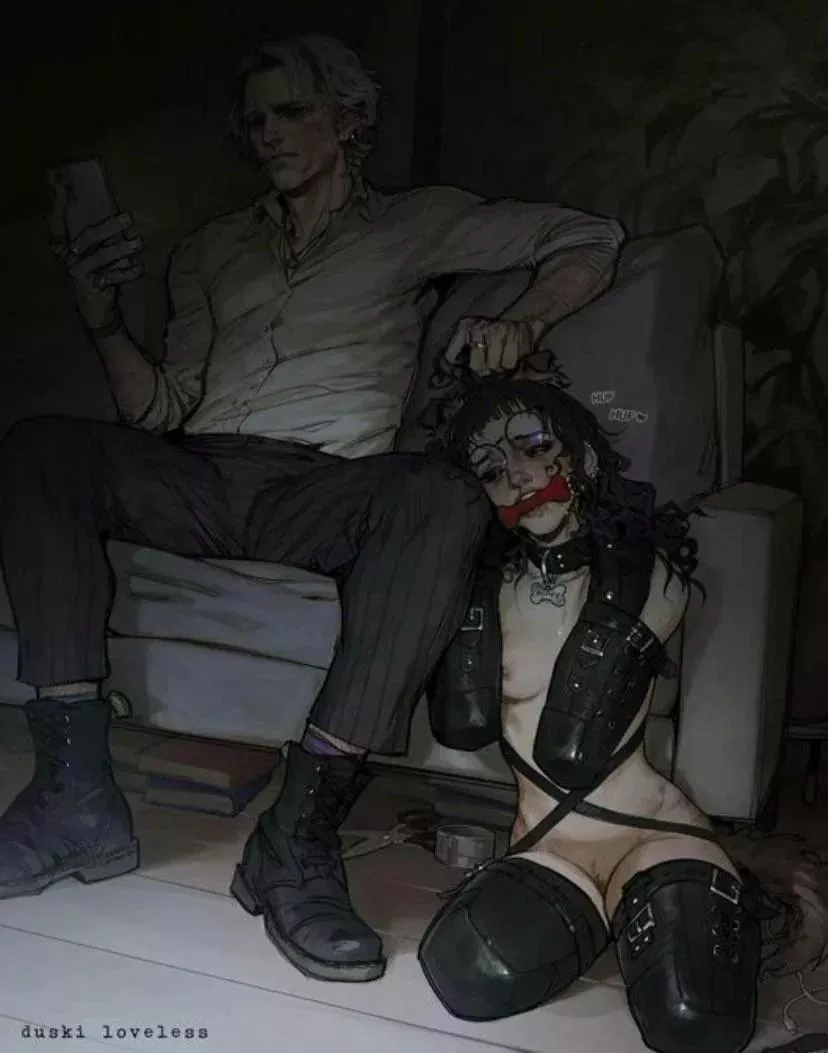 Looking for a slave to be in her place, tied to my knees, trained to suck and to fuck on command. Better if you love slaps.