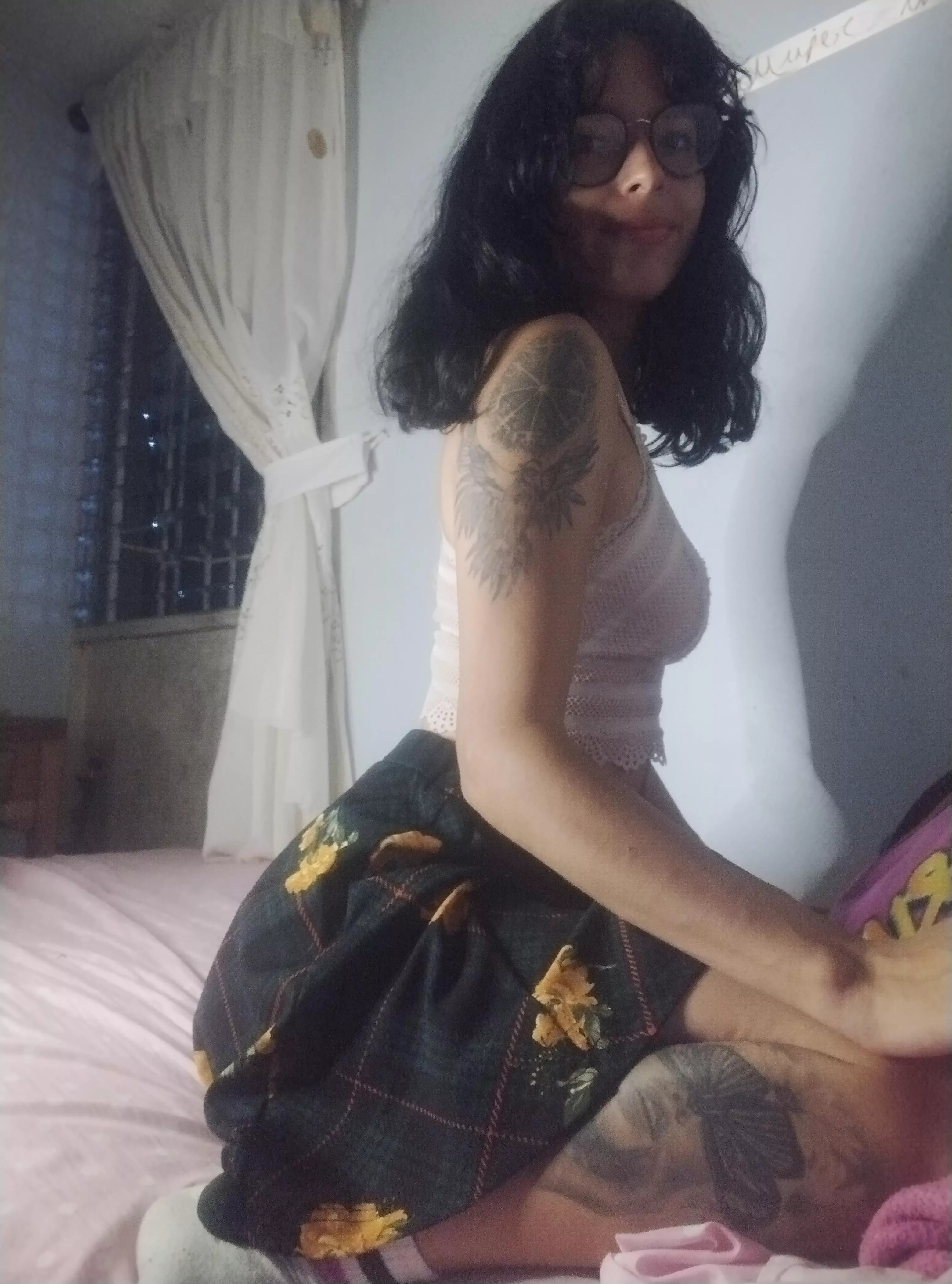 Looking for fun? I'm available for [sext] [cam] & [gfe]! Check my offers in comments 💗
