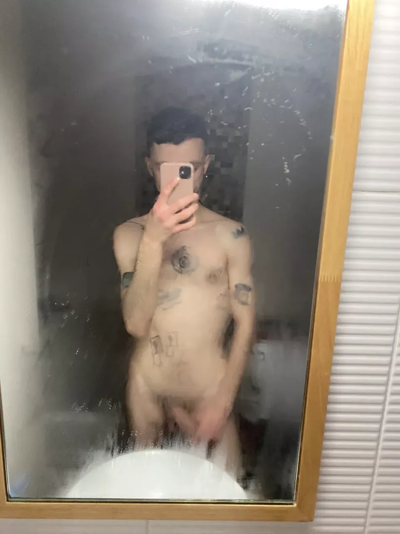 Looking for productive talk and well-made sexting with a good boy