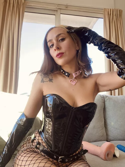 Looking good in my latex corset